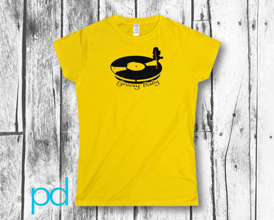 Record Player Turntable Top (Groovy Baby Black) Wax Disc DJ Funky Women's Softstyle Tee