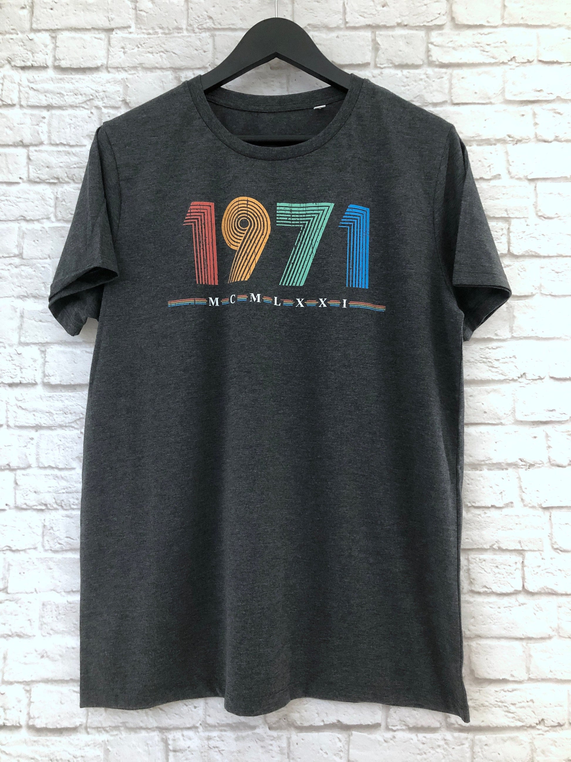 1971 T Shirt, 51st Birthday Gift T-Shirt in Retro & Vintage 70s style, MCMLXXI Fiftieth Bday Tee Shirt Top For Men or Women